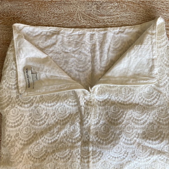 Banana Republic | NWOT Lace Skirt - Picture 7 of 10